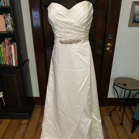 Alfred Angelo 2553 Sz 16. NWT - Picture 4 of 10